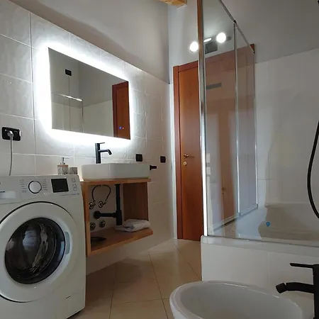 Lecchi Apartment *